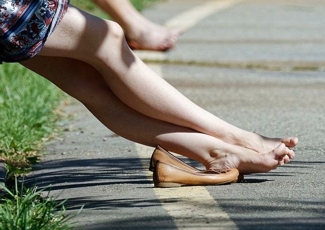 Tips Mencegah Tumit Lecet Karena Sepatu